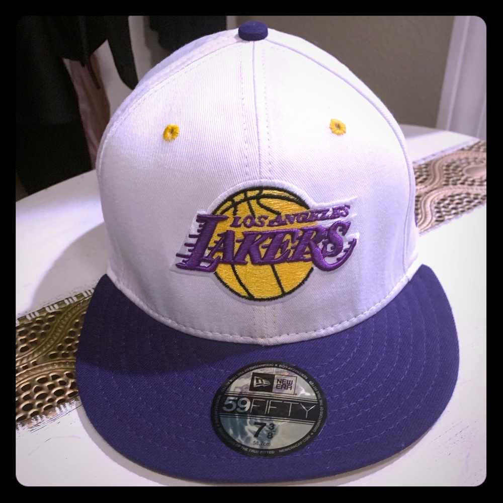 White LA Lakers NewEra hat 7 3/8